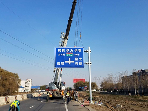 阳泉阳泉道路护栏网网片该如何进行正确的选购呢？